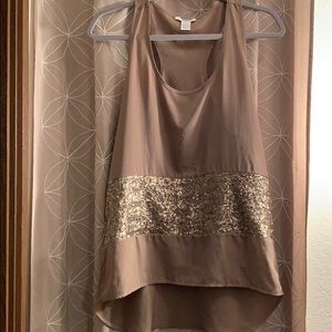 Bar III top with sequence detail. Size M 100% poly